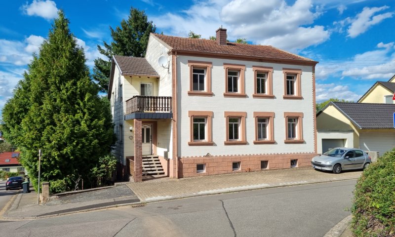 Ein-Zweifamilien-Handwerkerhaus in ruhiger Nebenstraße von Elm