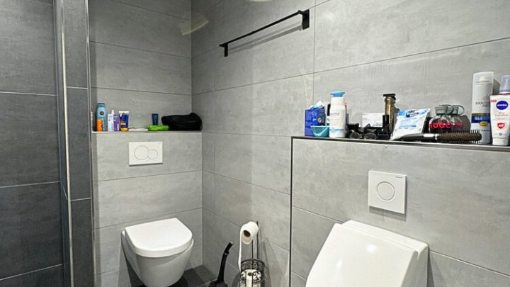 Neuwertiges luxuriöses Penthouse, Dachterrasse + 2 TG-Stellplätze