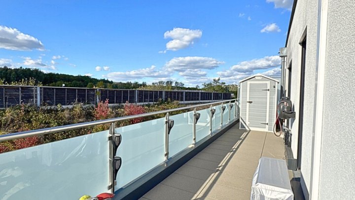 Neuwertiges luxuriöses Penthouse, Dachterrasse + 2 TG-Stellplätze