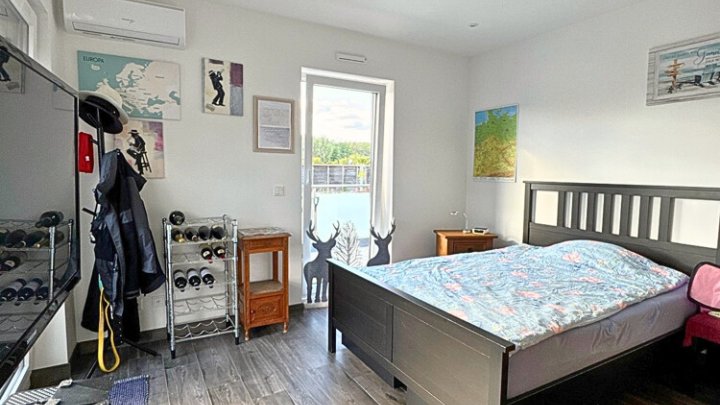 Neuwertiges luxuriöses Penthouse, Dachterrasse + 2 TG-Stellplätze