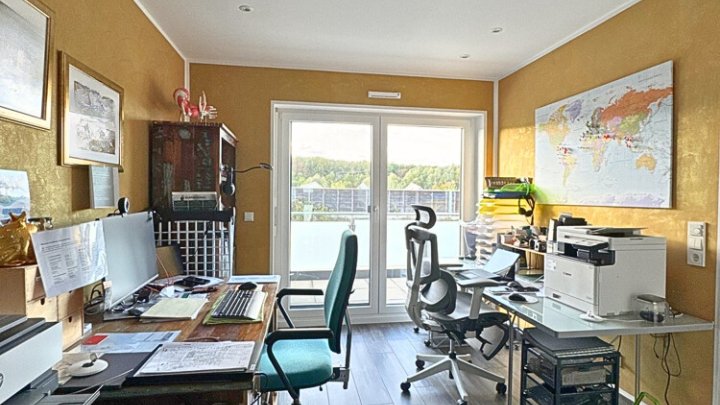 Neuwertiges luxuriöses Penthouse, Dachterrasse + 2 TG-Stellplätze