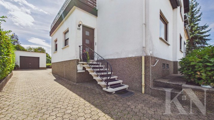 Doppelhaushälfte mit großzügigem Flächenangebot in Saarwellingen