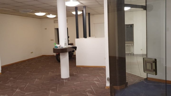 Vielfältiges Wohn- und Geschäftshaus im Herzen Völklingens - Raumwunder mit großem Potenzial