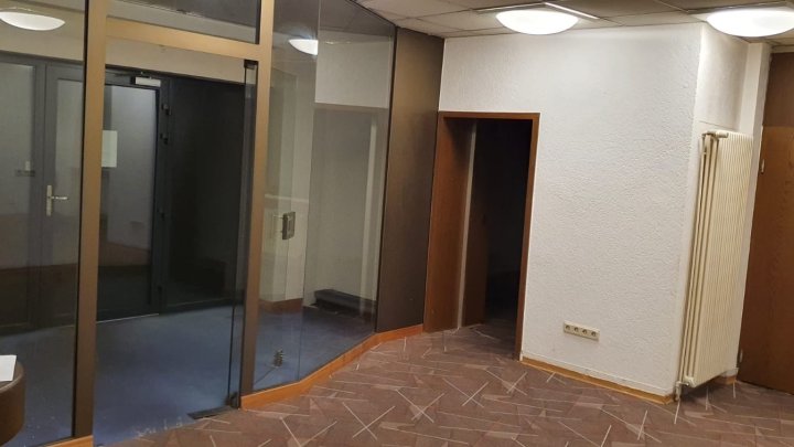 Vielfältiges Wohn- und Geschäftshaus im Herzen Völklingens - Raumwunder mit großem Potenzial