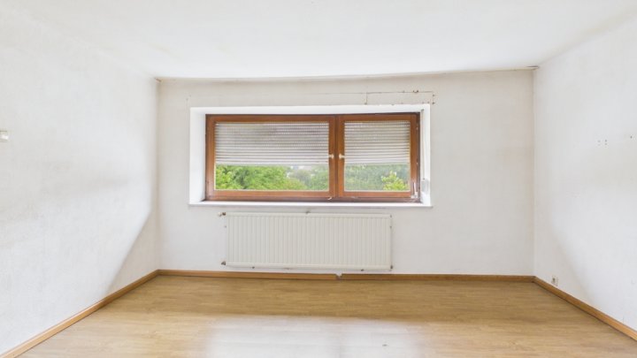 Großzügiges Haus mit Modernisierungsbedarf und viel Gestaltungsspielraum