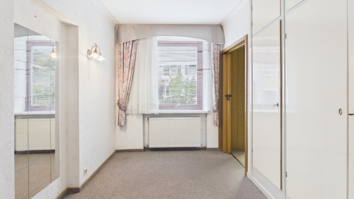 Großzügiges Haus mit Modernisierungsbedarf und viel Gestaltungsspielraum