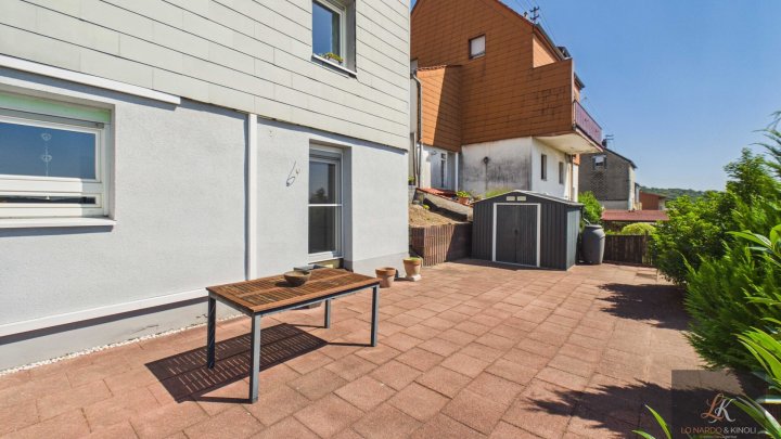 Großzügiges Familienhaus mit Einliegerwohnung und Fernblick über Quierschied