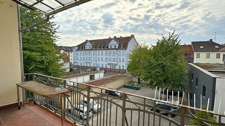 Bestens vermietetes Wohn- + Geschäftshaus mit Garagenpark in Top-Lage und -Zustand