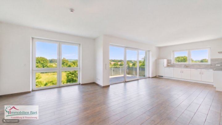PERL-BÜSCHDORF: MODERNE DG-WOHNUNG MIT BALKON UND HERRLICHEM BLICK INS GRÜNE