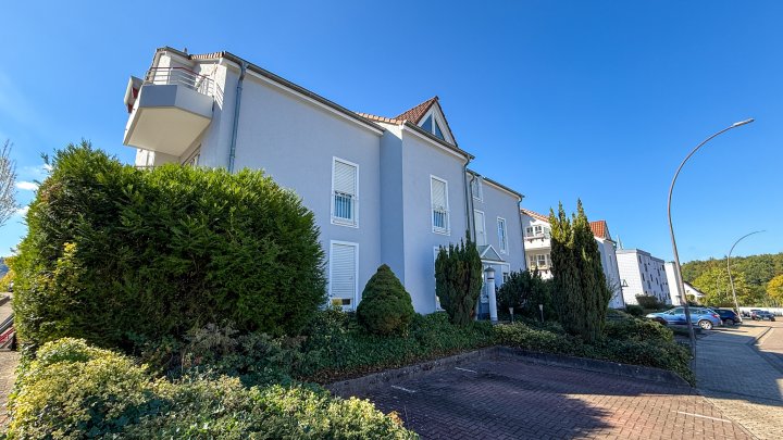 BESTE LAGE - Attraktive 2-ZKB-Erdgeschosswohnung mit Terrasse und Stellplatz in Sankt Ingbert