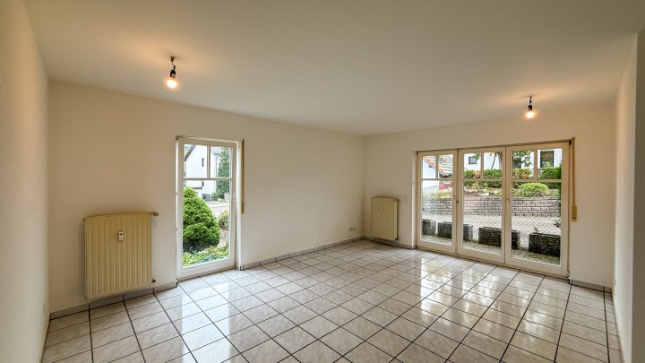 BESTE LAGE - Attraktive 2-ZKB-Erdgeschosswohnung mit Terrasse und Stellplatz in Sankt Ingbert