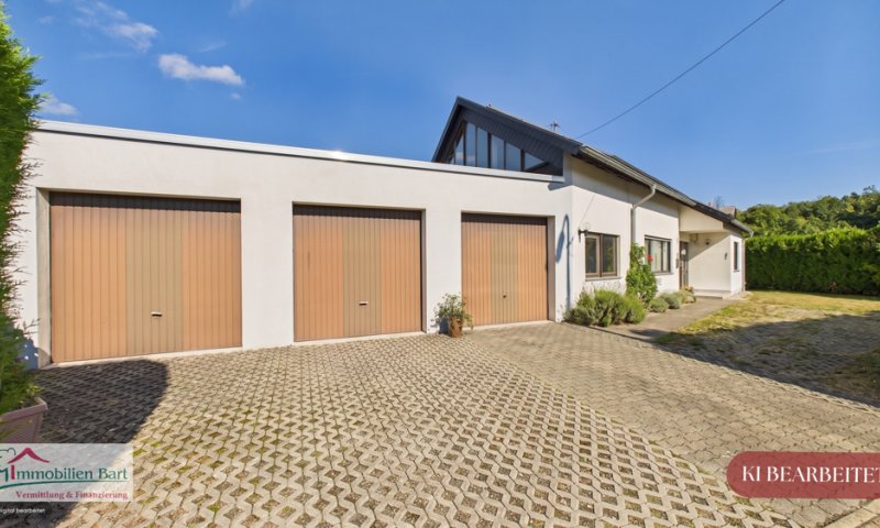 ORSCHOLZ: WOHNHAUS MIT 3 HOHEN GARAGEN AUF 12 AR & GRENZNÄHE LUXEMBURG