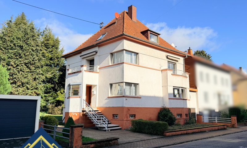 Stilvolles und großzügiges Einfamilienhaus mit 4 Balkonen und schönem Garten in Nalbach zu vermieten