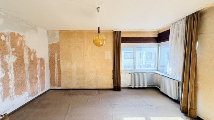 Stilvolles und großzügiges Einfamilienhaus mit 4 Balkonen und schönem Garten in Nalbach zu vermieten