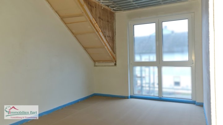 GESTALTEN SIE IHR ZUHAUSE NACH IHREN WÜNSCHEN! ATTRAKTIVE 126 M² DACHGESCHOSSWOHNUNG!