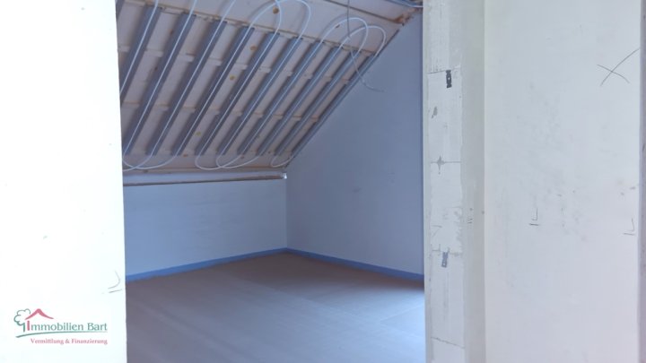 GESTALTEN SIE IHR ZUHAUSE NACH IHREN WÜNSCHEN! ATTRAKTIVE 126 M² DACHGESCHOSSWOHNUNG!