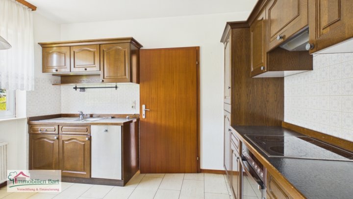 METTLACH:GEPFLEGTES WOHNHAUS MIT TERRASSE UND BALKON / GARTEN / GARAGE + EINLIEGERWOHNUNG!
