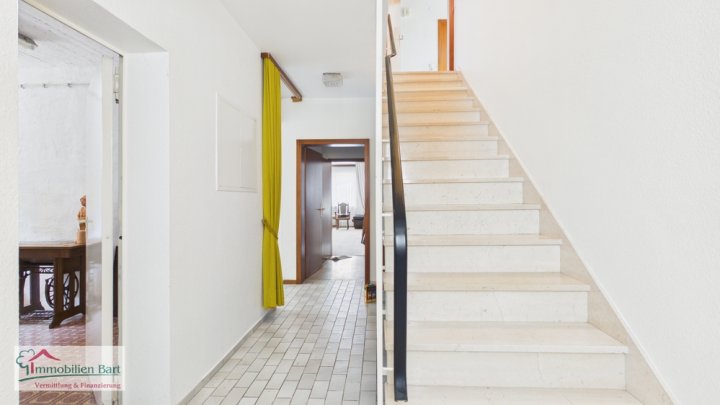 METTLACH:GEPFLEGTES WOHNHAUS MIT TERRASSE UND BALKON / GARTEN / GARAGE + EINLIEGERWOHNUNG!
