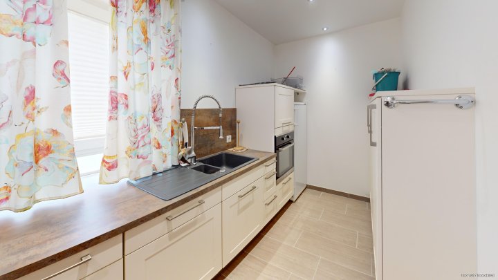 Großes Areal mit 480 m² Wohnhaus Ein-Dreifamilien und  2 Lagerhallen in ruhiger Lage von Urexweiler