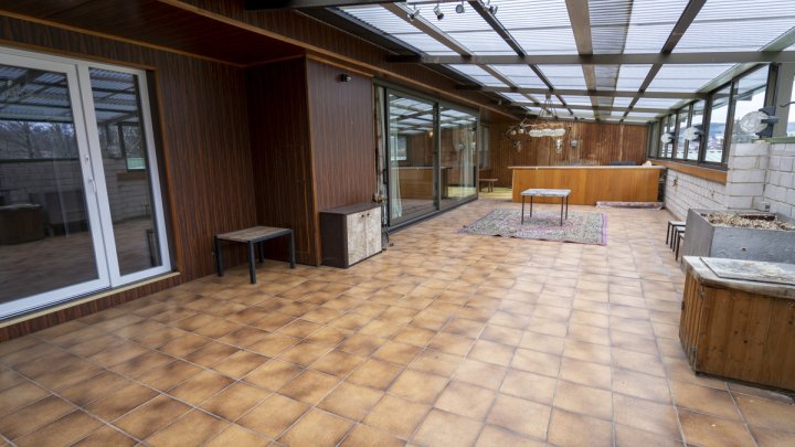 Großes Areal mit 480 m² Wohnhaus Ein-Dreifamilien und  2 Lagerhallen in ruhiger Lage von Urexweiler