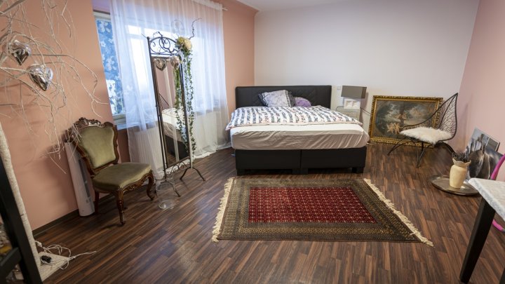 Großes Areal mit 480 m² Wohnhaus Ein-Dreifamilien und  2 Lagerhallen in ruhiger Lage von Urexweiler