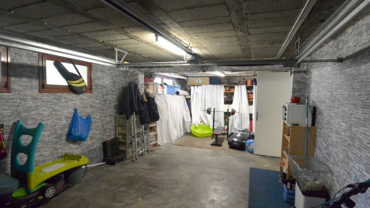 IN FRANKREICH: Walmdach-Bungalow mit Einliegerwohnung in kinderfreundlicher Straße