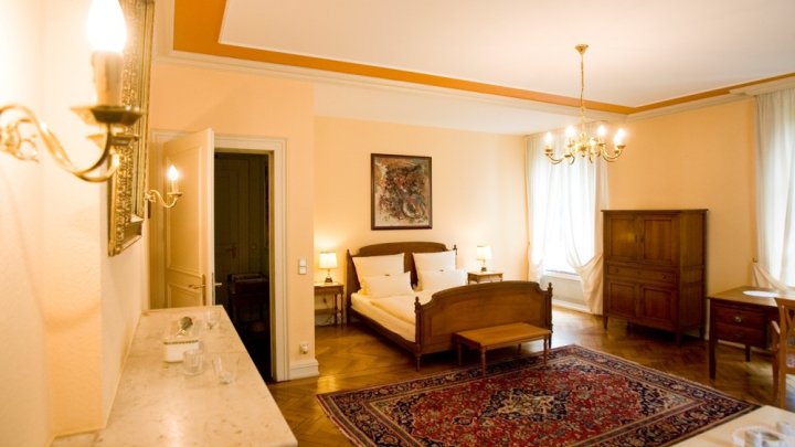 Exklusives Restaurant „Villa Fayence“ mit Boutique Hotel im Dreiländereck SaarLorLux