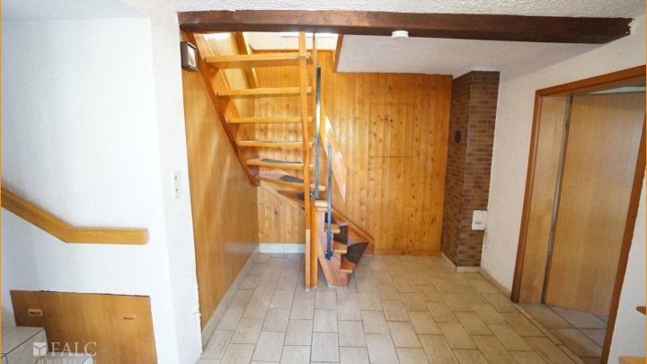 Schönes Bauernhaus mit Garage und Werkstatt zu verkaufen!