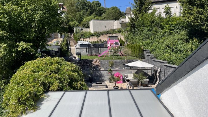 Kernsaniertes Einfamilienhaus mit tollem Garten und Wärmepumpe aus 2024