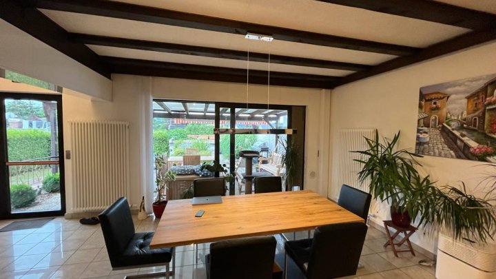 Zentraler Bungalow in Saarbrücken  mit 13 Zimmern 