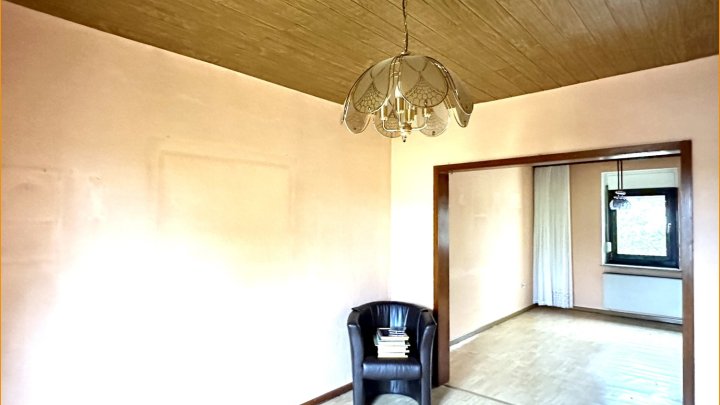 Günstig: Familienhaus mit Garten & Garage!