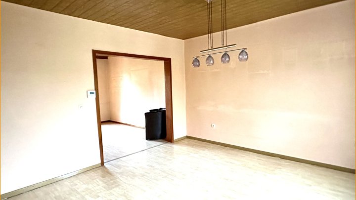 Günstig: Familienhaus mit Garten & Garage!