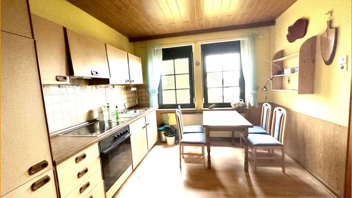 Günstig: Familienhaus mit Garten & Garage!