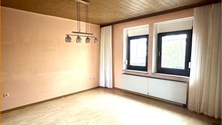 Günstig: Familienhaus mit Garten & Garage!