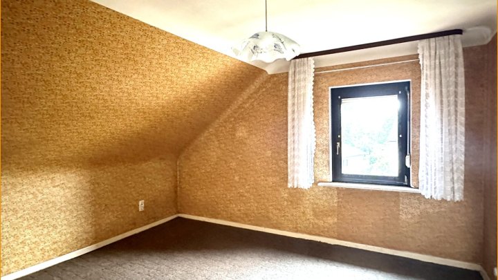 Günstig: Familienhaus mit Garten & Garage!