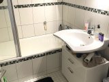 Bad mit Badewanne/Duschkombi Wohnung OG
