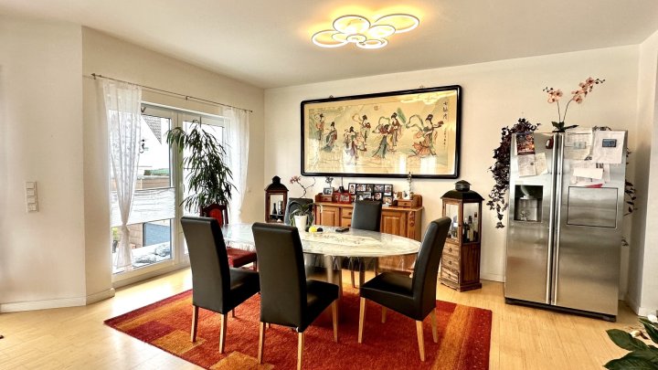 Provisionsfrei! Traumhaftes Einfamilienhaus: Kernsaniert mit herrlichem Garten