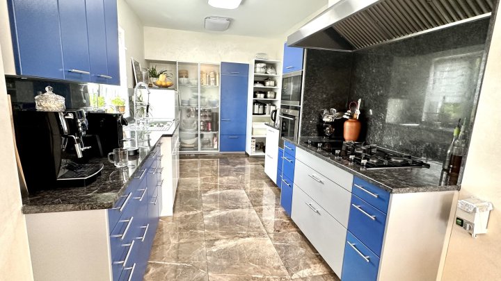 Provisionsfrei! Traumhaftes Einfamilienhaus: Kernsaniert mit herrlichem Garten