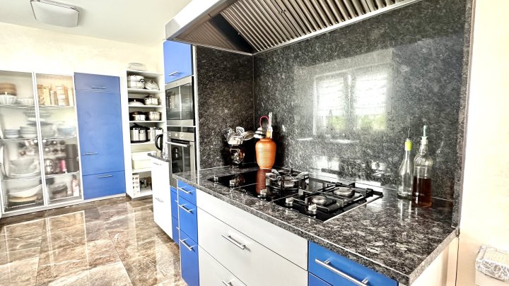 Provisionsfrei! Traumhaftes Einfamilienhaus: Kernsaniert mit herrlichem Garten