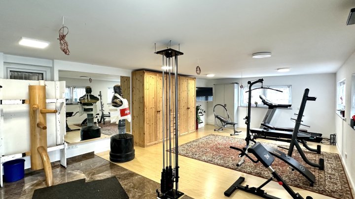 Provisionsfrei! Traumhaftes Einfamilienhaus: Kernsaniert mit herrlichem Garten