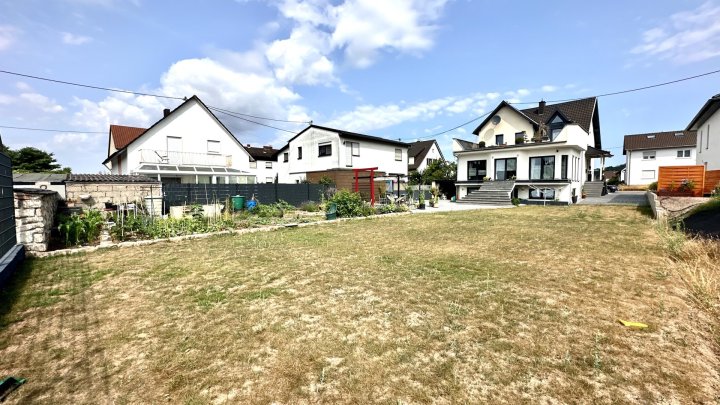 Provisionsfrei! Traumhaftes Einfamilienhaus: Kernsaniert mit herrlichem Garten