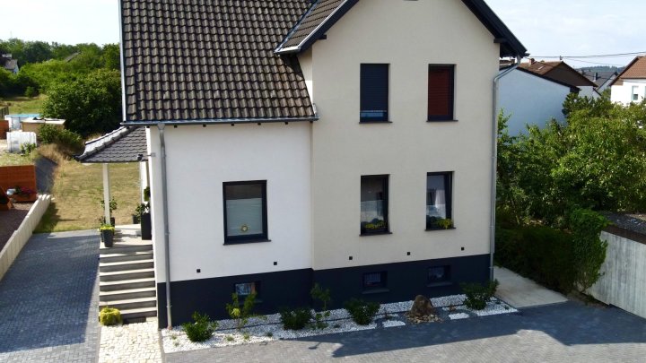 Provisionsfrei! Traumhaftes Einfamilienhaus: Kernsaniert mit herrlichem Garten