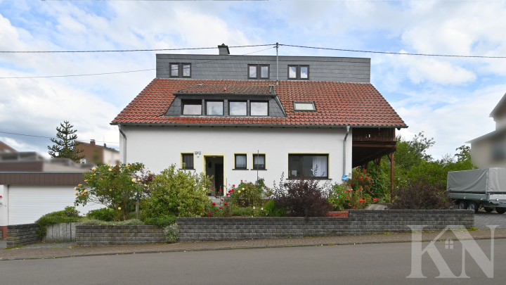 Zweifamilienhaus mit PV-Anlage & Finanzierungsvorteil – vielseitiges Wohnen in Schaffhausen/Wadgassen!