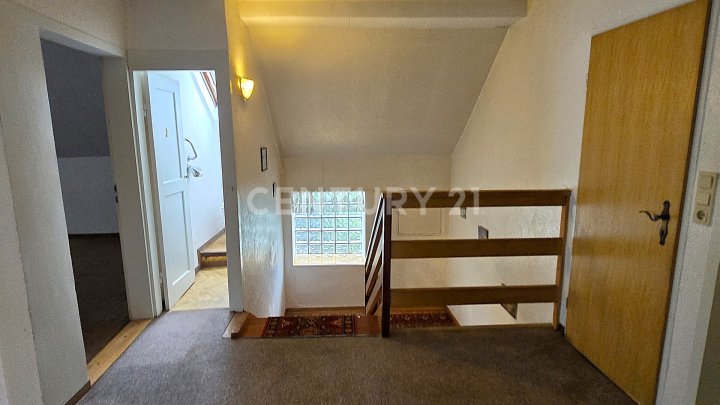 Attraktives Mehrfamilienhaus mit ELW, zusätzl. Baugrundstück und Ausbaumöglichkeit in Quierschied