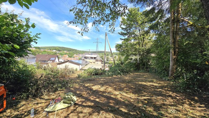 Attraktives Mehrfamilienhaus mit ELW, zusätzl. Baugrundstück und Ausbaumöglichkeit in Quierschied