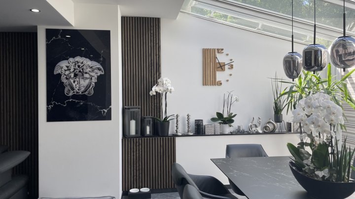 Kernsaniertes Einfamilienhaus mit tollem Garten, Wärmepumpe und PV-Anlage aus 2024