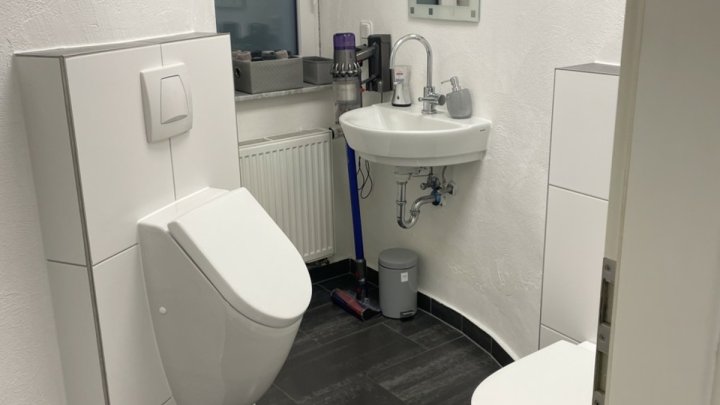 Kernsaniertes Einfamilienhaus mit tollem Garten, Wärmepumpe und PV-Anlage aus 2024