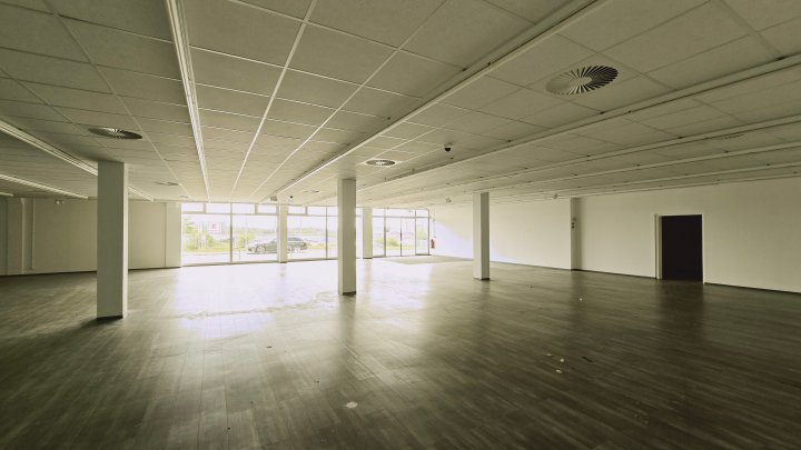 Einzelhandelsfläche Laden Ausstellungsfläche zur Miete