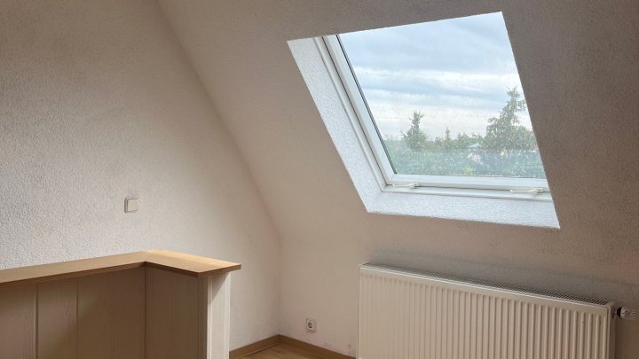 Vermietete kleine Doppelhaushälfte in ruhiger Seitenstrasse mit schönem Weitblick in VK-Ludweiler zu verkaufen