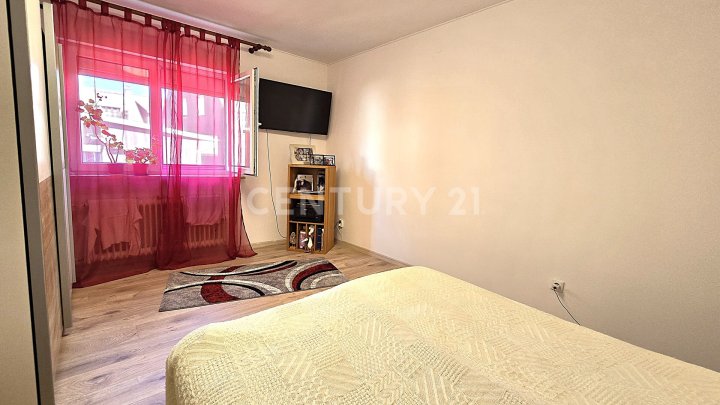Aufwendig neu renoviertes freistehendes Einfamilienhaus mit kl. Garten und Garage in Friedrichsthal